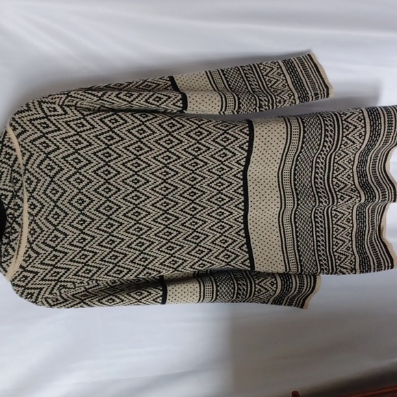 Papillon Knee Length Black & Cream cardigan, double-breasted closure, EUC - Picture 4 of 7